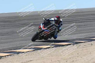 media/Oct-13-2025-Moto Forza (Mon) [[a66d839500]]/3-B Group/Session 2 (Bowl)/